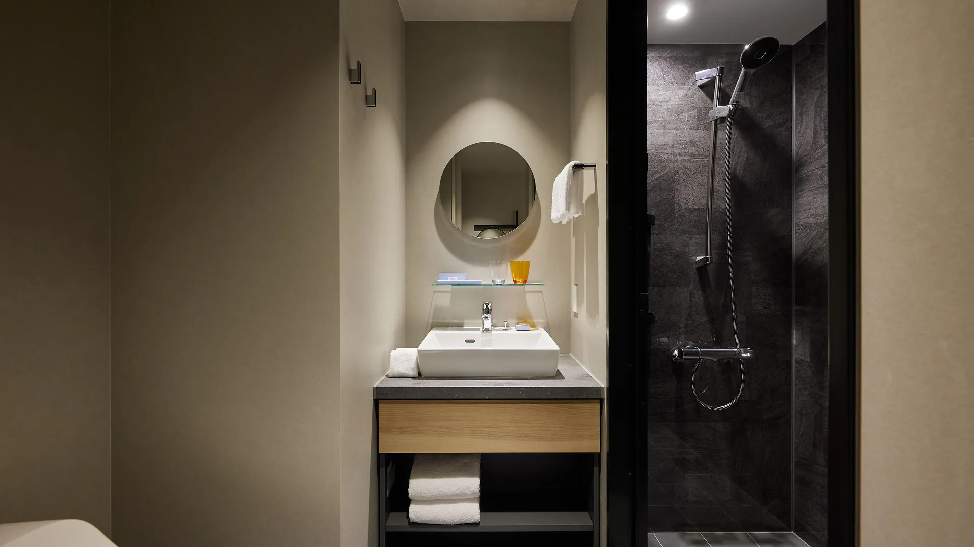 Oakwood Hotel Oike Kyoto 3*,  Japon